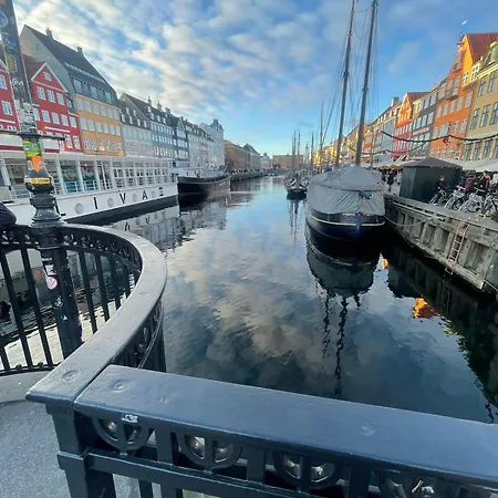 Exclusive Nyhavn For Six A Rare Find Lejlighed København